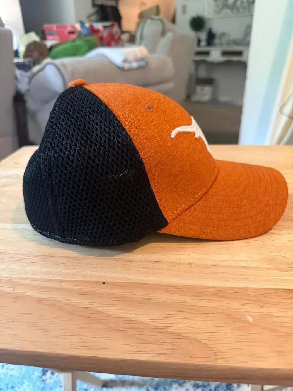New Era Texas Longhorns 39THIRTY Child/Youth Mesh Trucker Hat